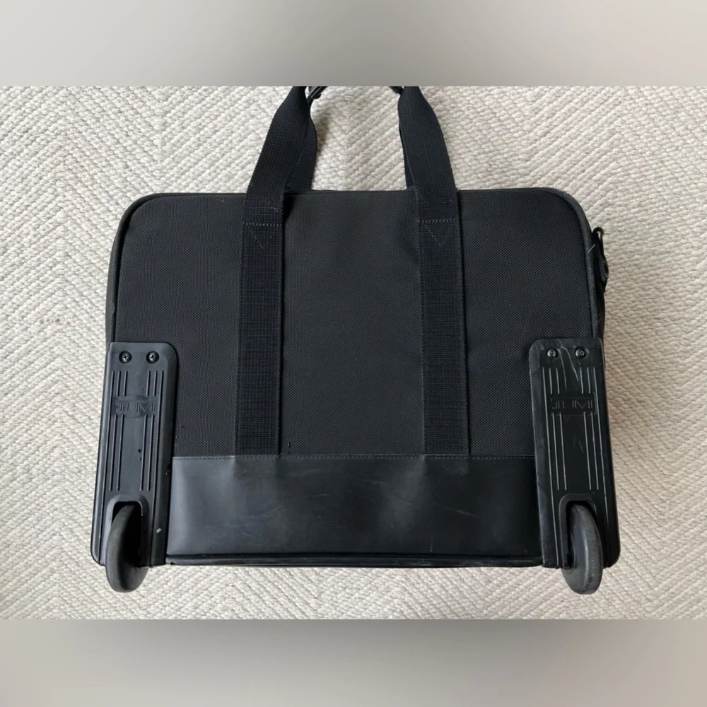 Tumi Medium Trip 2 Wheeler  Briefcase Travel Bag luggage Black